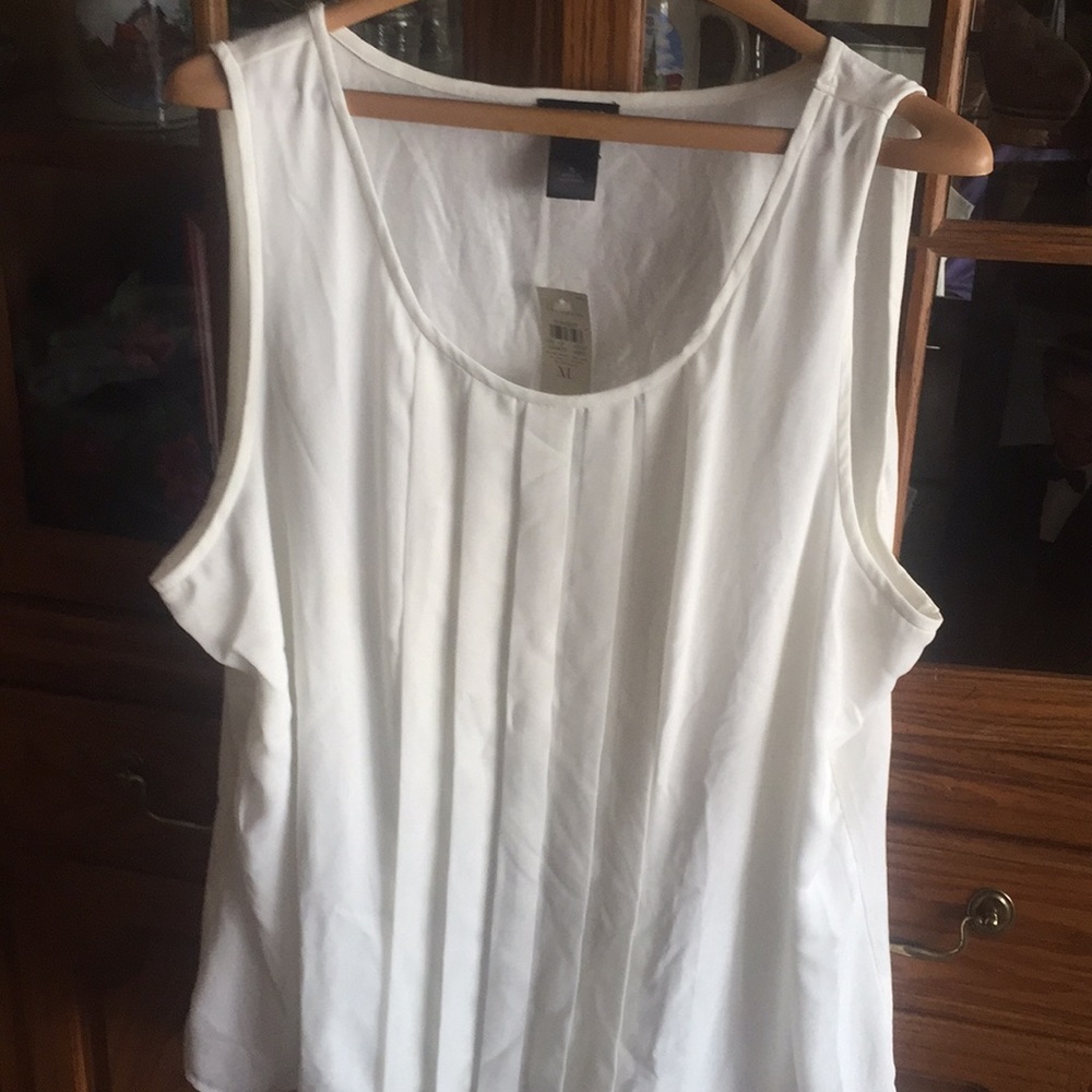Sleeveless blouse